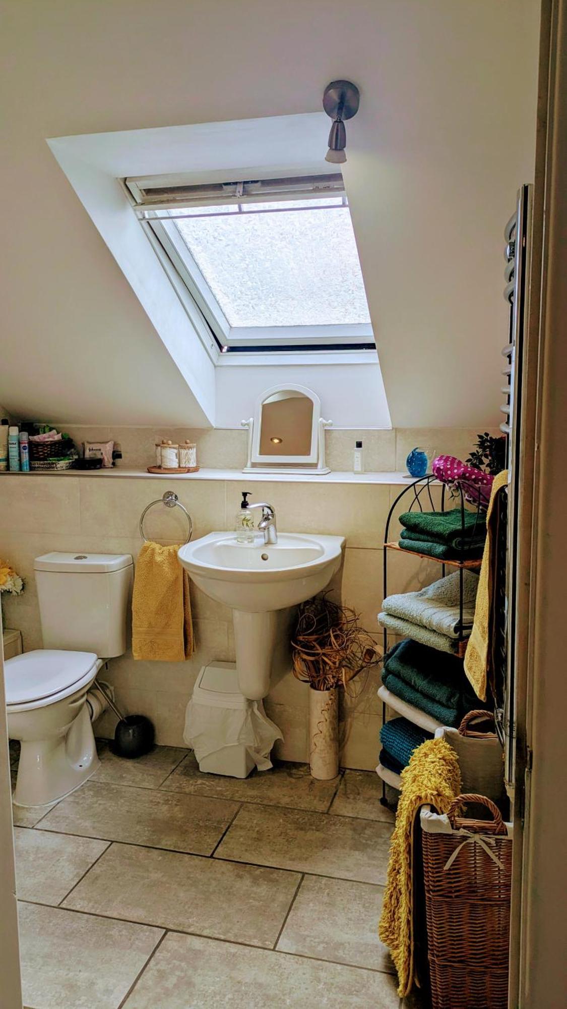 Village Life- Private Attic Suite - Living Room, Bedroom And Bathroom Newtown St Boswells Buitenkant foto